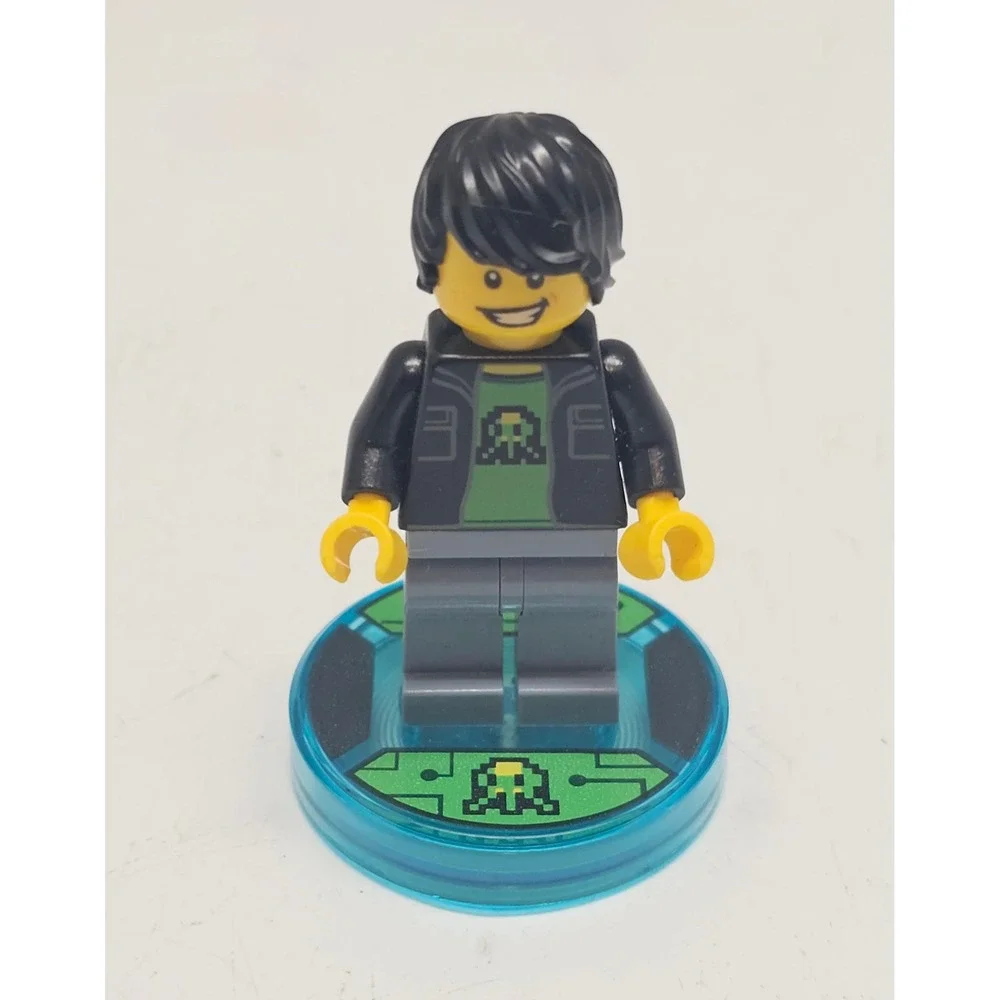 LEGO Dimensions Midway Arcade Gamer Kid Minifigure Toy Tag 71235